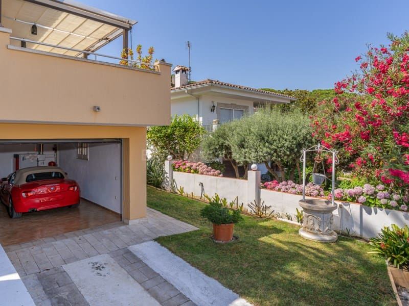 4 makuuhuone Huvila myytävänä paikassa Santa Cristina d'Aro mukana 
autotalli - 699 000 € (Ref: 9110665)