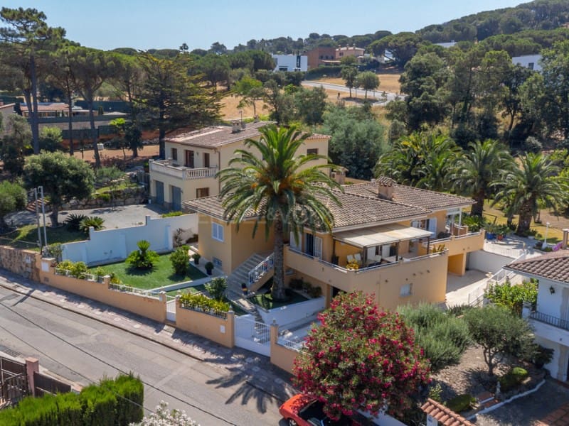 4 makuuhuone Huvila myytävänä paikassa Santa Cristina d'Aro mukana 
autotalli - 699 000 € (Ref: 9110665)