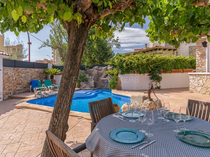 2 bedroom Villa for sale in L'Escala with pool garage - € 950,000 (Ref: 9165112)