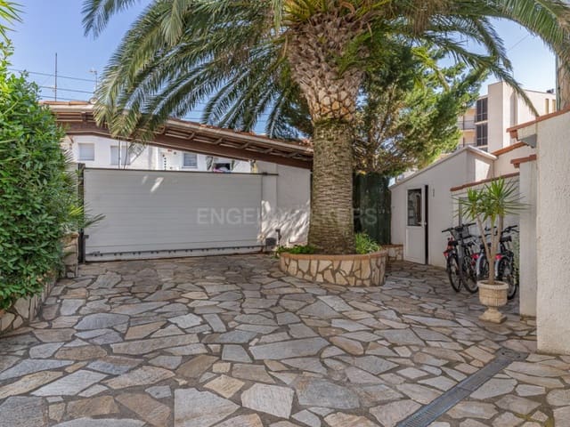 2 bedroom Villa for sale in L'Escala with pool garage - € 950,000 (Ref: 9165112)