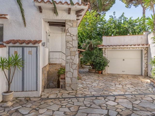 2 bedroom Villa for sale in L'Escala with pool garage - € 950,000 (Ref: 9165112)