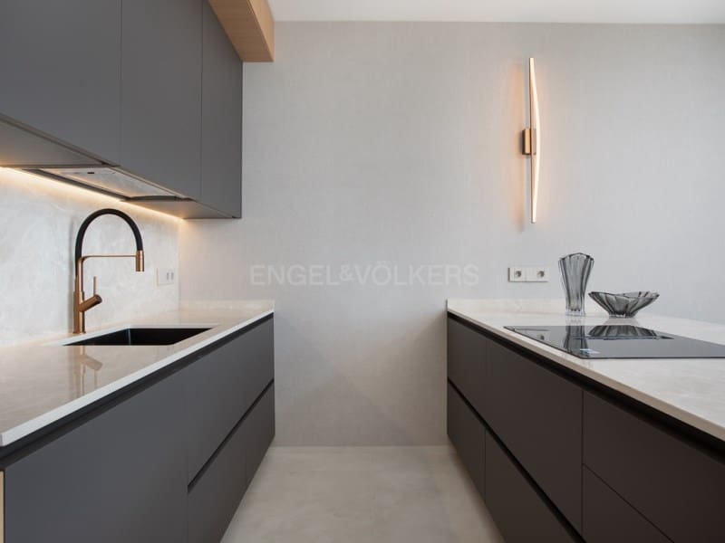 6 soverom Villa til salgs i Lloret de Mar med svømmebasseng garasje - € 1 350 000 (Ref: 9183920)