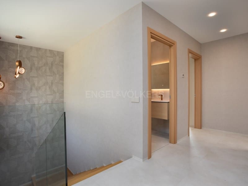 6 soverom Villa til salgs i Lloret de Mar med svømmebasseng garasje - € 1 350 000 (Ref: 9183920)