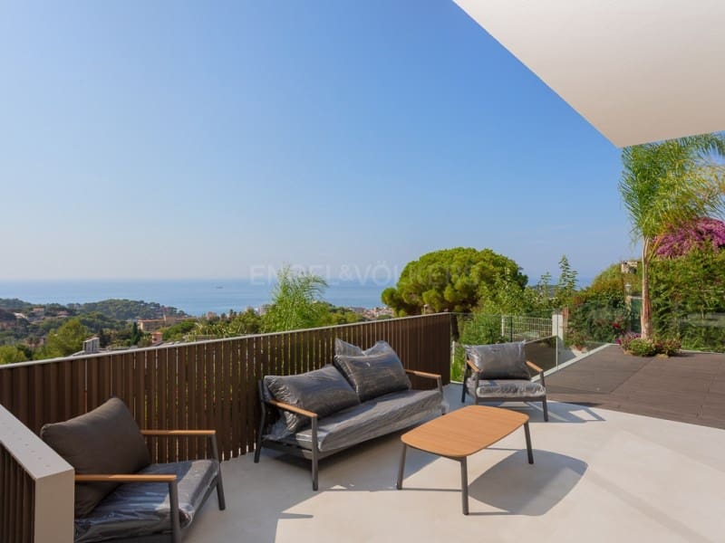 6 soverom Villa til salgs i Lloret de Mar med svømmebasseng garasje - € 1 350 000 (Ref: 9183920)