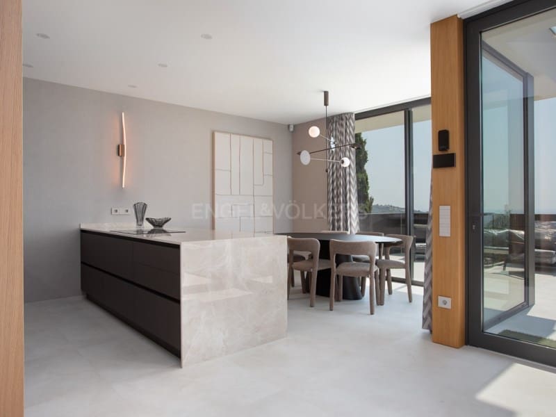 6 soverom Villa til salgs i Lloret de Mar med svømmebasseng garasje - € 1 350 000 (Ref: 9183920)