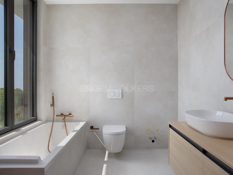 6 soverom Villa til salgs i Lloret de Mar med svømmebasseng garasje - € 1 350 000 (Ref: 9183920)