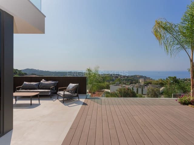 6 soverom Villa til salgs i Roca Grossa, Lloret de Mar med svømmebasseng garasje - € 1 350 000 (Ref: 9183920)