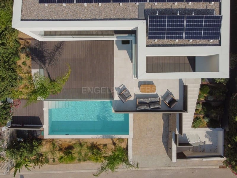 6 soverom Villa til salgs i Lloret de Mar med svømmebasseng garasje - € 1 350 000 (Ref: 9183920)