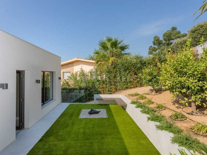 6 soverom Villa til salgs i Lloret de Mar med svømmebasseng garasje - € 1 350 000 (Ref: 9183920)