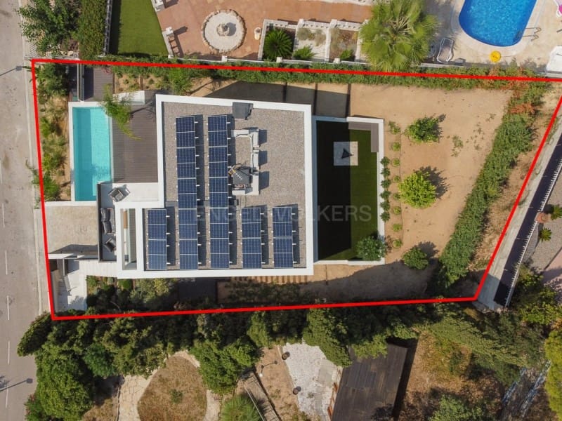 6 soverom Villa til salgs i Lloret de Mar med svømmebasseng garasje - € 1 350 000 (Ref: 9183920)