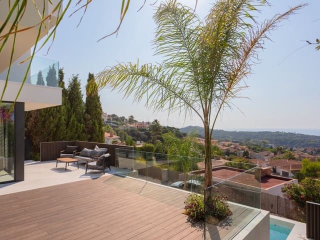 6 soverom Villa til salgs i Roca Grossa, Lloret de Mar med svømmebasseng garasje - € 1 350 000 (Ref: 9183920)