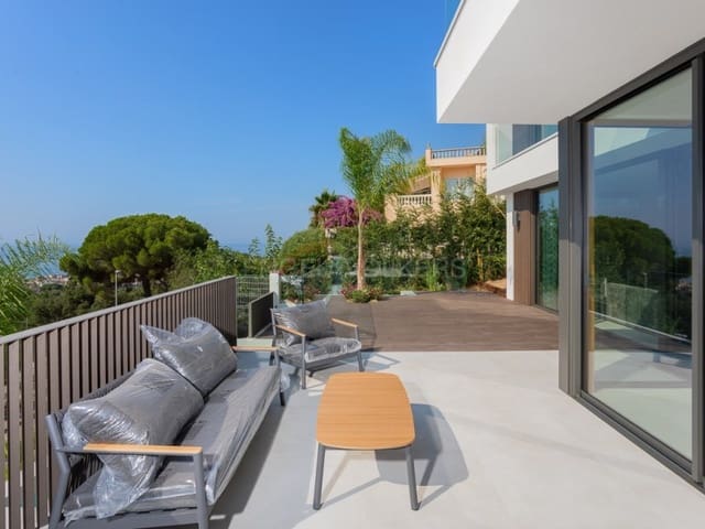 6 soverom Villa til salgs i Roca Grossa, Lloret de Mar med svømmebasseng garasje - € 1 350 000 (Ref: 9183920)