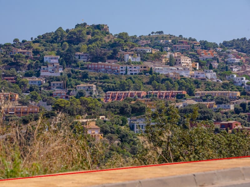 Ubebygd land til salgs i Begur - € 480 000 (Ref: 9197969)