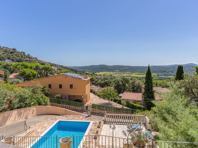 4 quarto Moradia para venda em Santa Cristina d'Aro com piscina garagem - 630 000 € (Ref: 9218727)