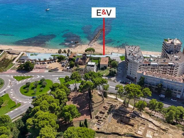 3 bedroom Villa for sale in Sant Antoni de Calonge, Calonge i Sant Antoni with garage - € 1,495,000 (Ref: 9243785)