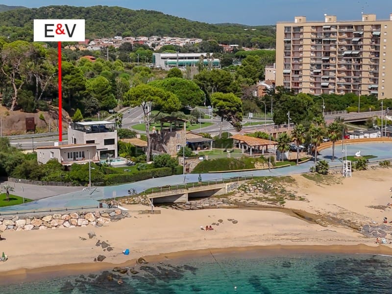 3 bedroom Villa for sale in Sant Antoni de Calonge with garage - € 1,495,000 (Ref: 9243785)