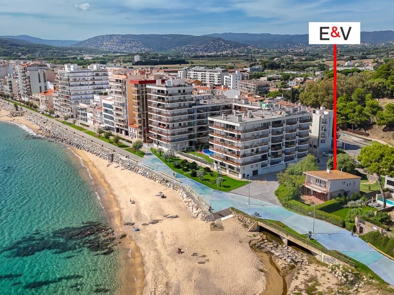 3 bedroom Villa for sale in Sant Antoni de Calonge with garage - € 1,495,000 (Ref: 9243785)