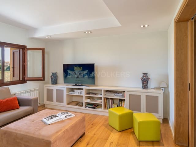 5 soveværelse Byhus til salg i Sant Sadurní de l'Heura, Cruïlles Monells i Sant Sadurní de I'Heura med swimmingpool garage - € 1.350.000 (Ref: 9253785)