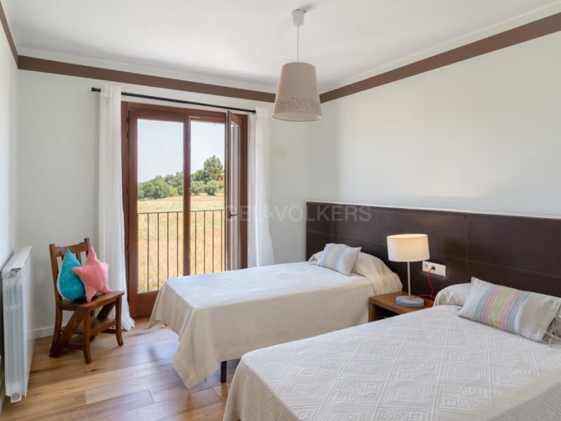 5 soveværelse Byhus til salg i Cruilles Monells i Sant Sadurni de I'Heura med swimmingpool garage - € 1.350.000 (Ref: 9253785)