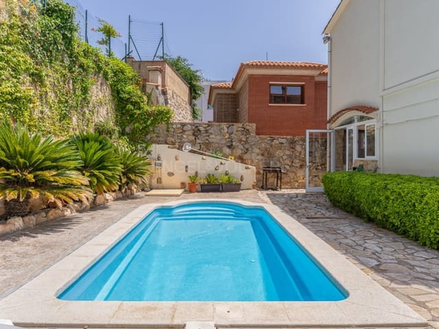 6 chambre Villa/Maison à vendre à Platja d'Aro, Castell-Platja d'Aro avec piscine garage - 995 000 € (Ref: 9265502)