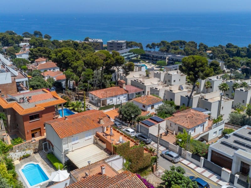 6 chambre Villa/Maison à vendre à Platja d'Aro avec piscine garage - 995 000 € (Ref: 9265502)