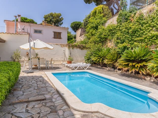 6 chambre Villa/Maison à vendre à Platja d'Aro, Castell-Platja d'Aro avec piscine garage - 995 000 € (Ref: 9265502)