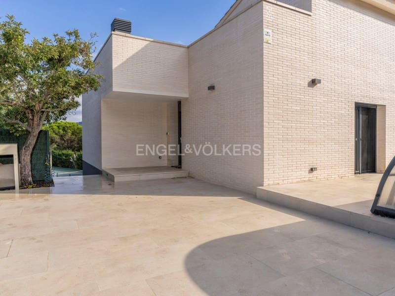 7 sypialnia Willa na sprzedaż w Santa Cristina d'Aro z basenem garażem - 2 800 000 € (Ref: 9303566)