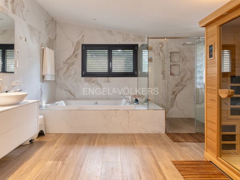 7 sypialnia Willa na sprzedaż w Santa Cristina d'Aro z basenem garażem - 2 800 000 € (Ref: 9303566)