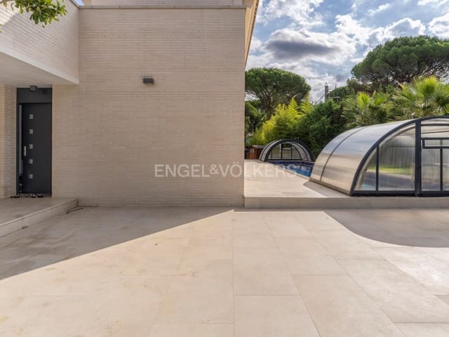 7 chambre Villa/Maison à vendre à Santa Cristina d'Aro avec piscine garage - 2 800 000 € (Ref: 9303566)