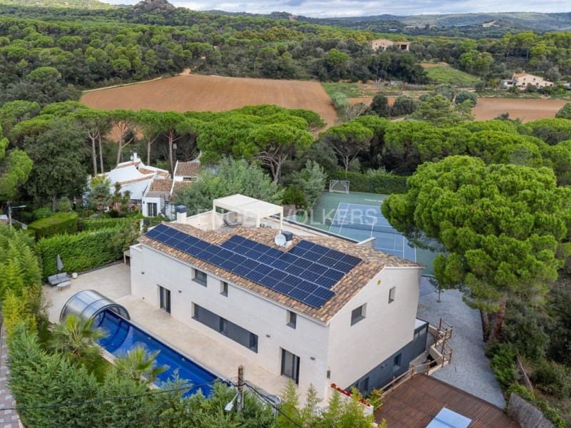 7 sypialnia Willa na sprzedaż w Santa Cristina d'Aro z basenem garażem - 2 800 000 € (Ref: 9303566)