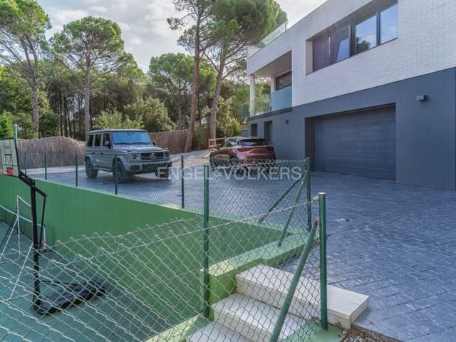 7 chambre Villa/Maison à vendre à Santa Cristina d'Aro avec piscine garage - 2 800 000 € (Ref: 9303566)