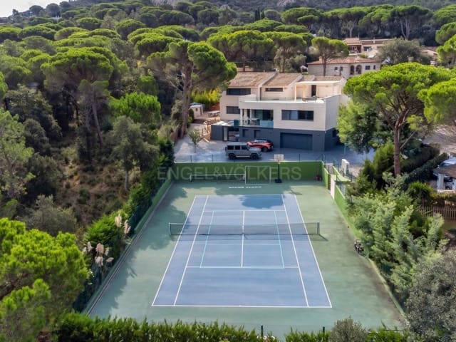 7 soveværelse Villa til salg i Santa Cristina d'Aro med swimmingpool garage - € 2.800.000 (Ref: 9303566)