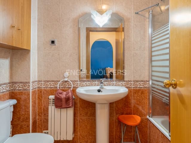 2 bedroom Flat for sale in Blanes - € 250,000 (Ref: 9303567)