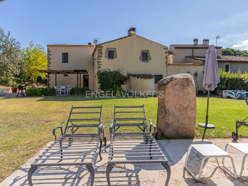 7 sypialnia Willa na sprzedaż w Santa Cristina d'Aro z basenem garażem - 1 590 000 € (Ref: 9305179)