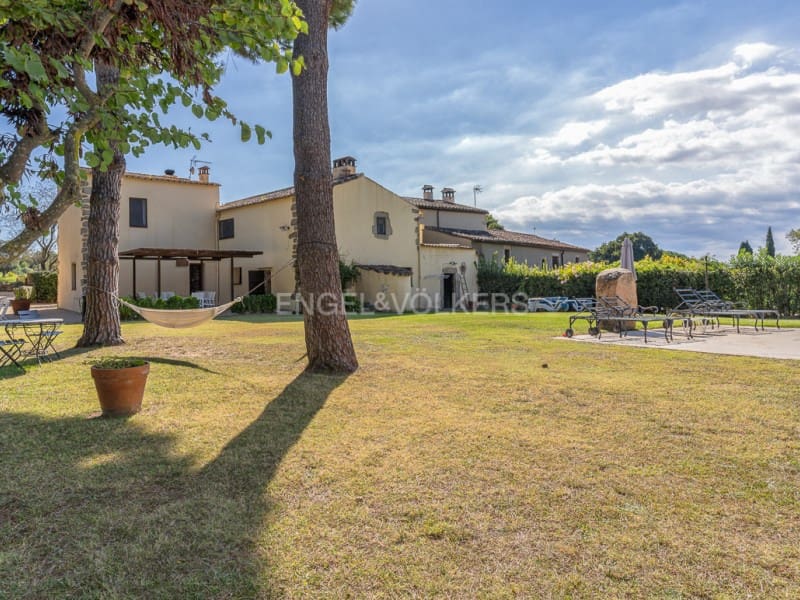 7 sypialnia Willa na sprzedaż w Santa Cristina d'Aro z basenem garażem - 1 590 000 € (Ref: 9305179)