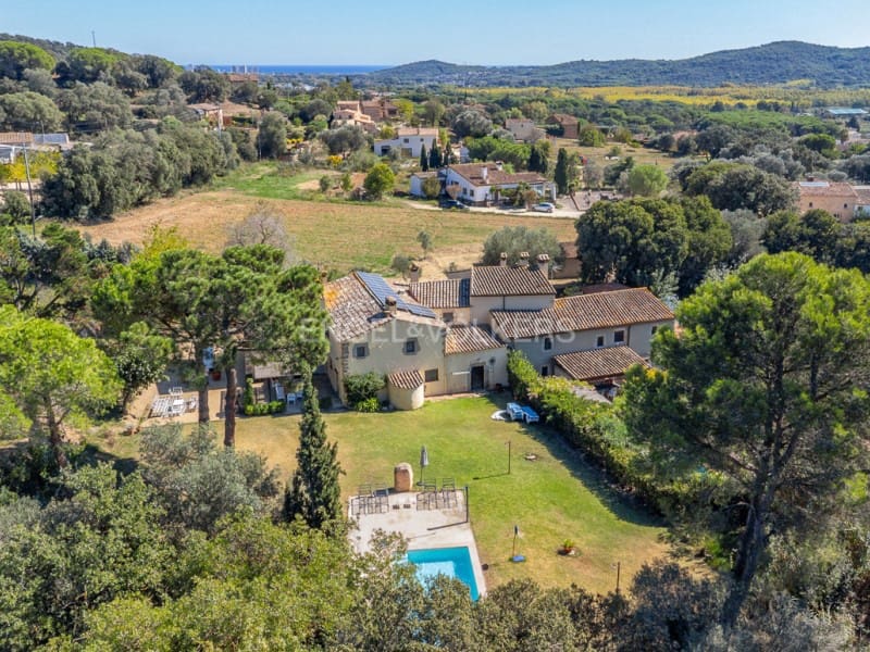 7 sypialnia Willa na sprzedaż w Santa Cristina d'Aro z basenem garażem - 1 590 000 € (Ref: 9305179)