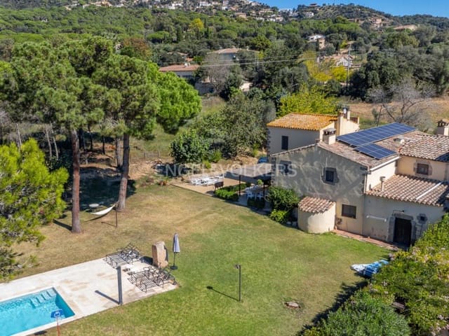 7 makuuhuone Huvila myytävänä paikassa Santa Cristina d'Aro mukana uima-altaan 
autotalli - 1 590 000 € (Ref: 9305179)