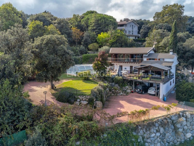 5 makuuhuone Huvila myytävänä paikassa Arbucies mukana uima-altaan - 489 000 € (Ref: 9312692)