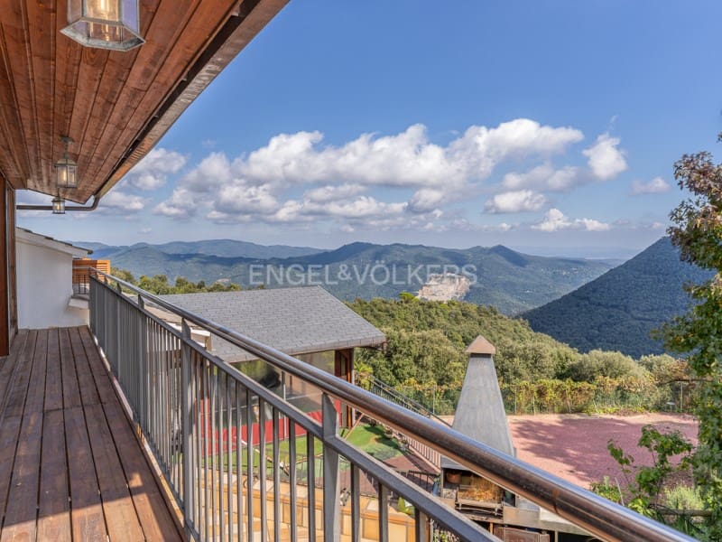 5 makuuhuone Huvila myytävänä paikassa Arbucies mukana uima-altaan - 489 000 € (Ref: 9312692)