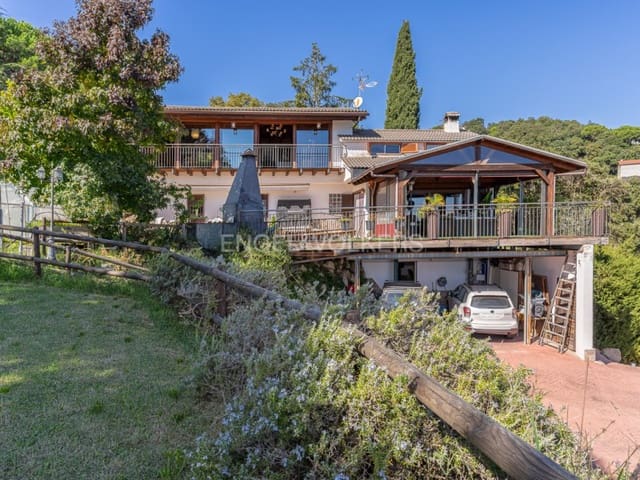 5 makuuhuone Huvila myytävänä paikassa Arbúcies mukana uima-altaan - 489 000 € (Ref: 9312692)