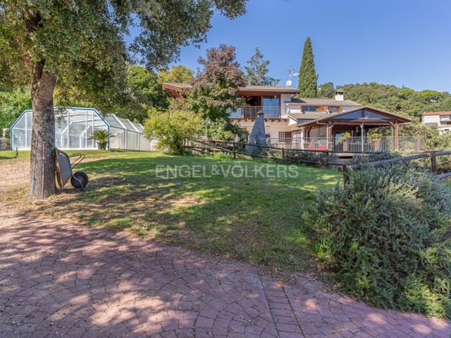 5 makuuhuone Huvila myytävänä paikassa Arbúcies mukana uima-altaan - 489 000 € (Ref: 9312692)