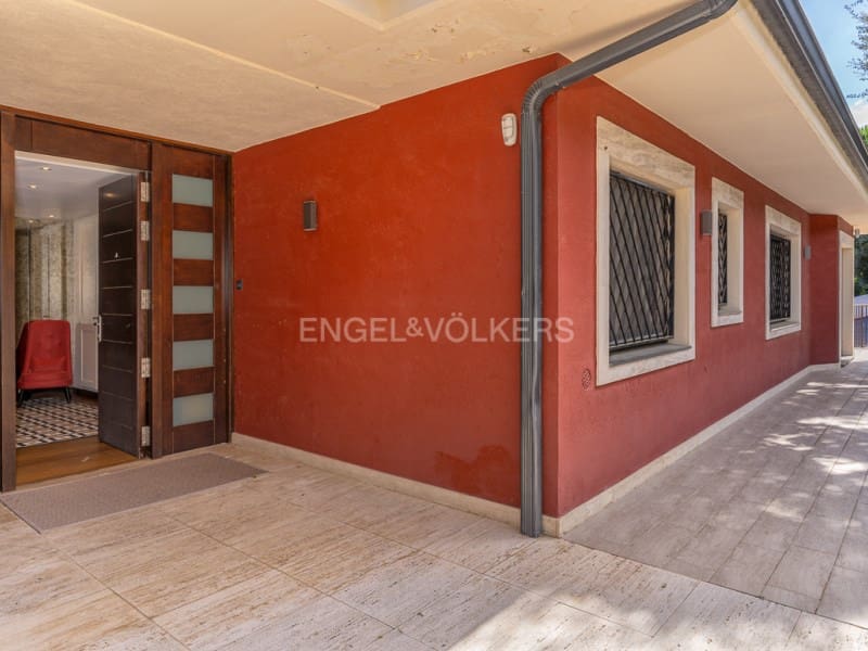 5 bedroom Villa for sale in Santa Cristina d'Aro with pool garage - € 2,500,000 (Ref: 9317734)