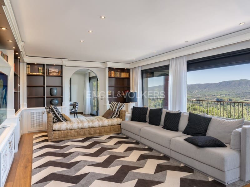 5 bedroom Villa for sale in Santa Cristina d'Aro with pool garage - € 2,500,000 (Ref: 9317734)