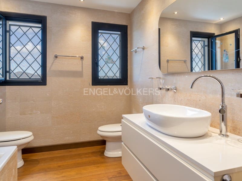 5 bedroom Villa for sale in Santa Cristina d'Aro with pool garage - € 2,500,000 (Ref: 9317734)