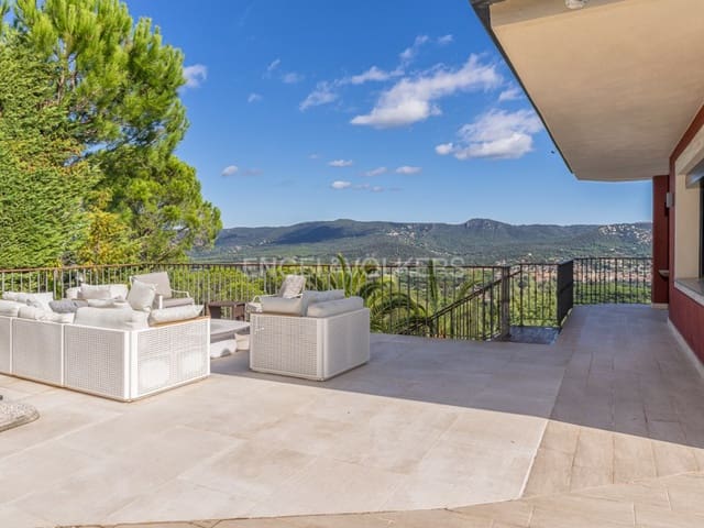 5 bedroom Villa for sale in Santa Cristina d'Aro with pool garage - € 2,500,000 (Ref: 9317734)