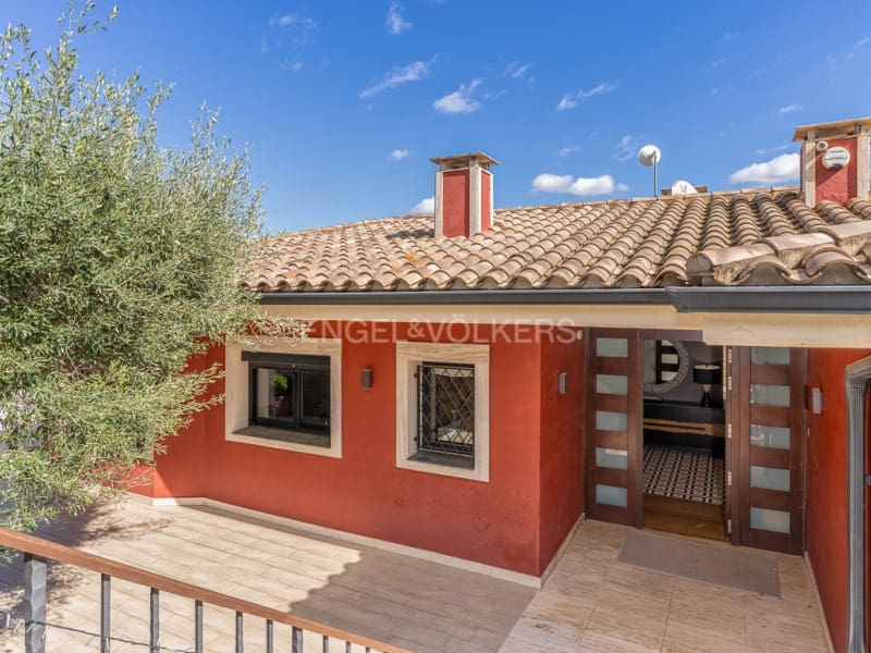 5 bedroom Villa for sale in Santa Cristina d'Aro with pool garage - € 2,500,000 (Ref: 9317734)