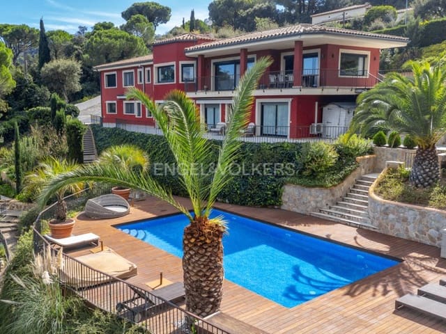 5 bedroom Villa for sale in Santa Cristina d'Aro with pool garage - € 2,500,000 (Ref: 9317734)