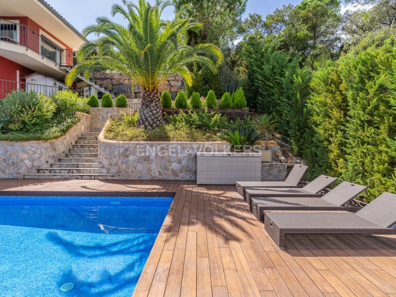 5 bedroom Villa for sale in Santa Cristina d'Aro with pool garage - € 2,500,000 (Ref: 9317734)