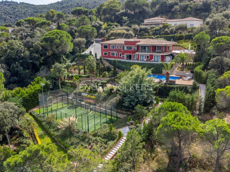 5 bedroom Villa for sale in Santa Cristina d'Aro with pool garage - € 2,500,000 (Ref: 9317734)