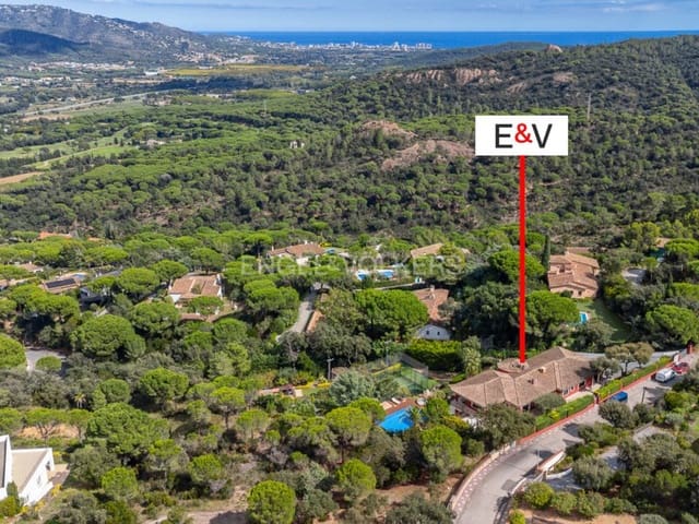 5 bedroom Villa for sale in Santa Cristina d'Aro with pool garage - € 2,000,000 (Ref: 9317734)